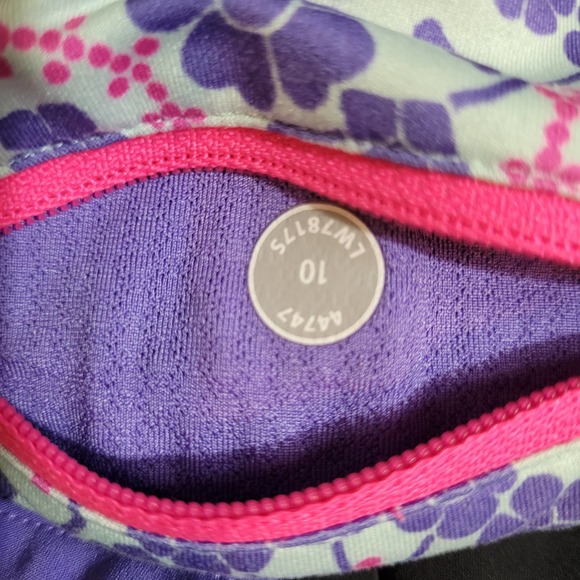 Lululemon Run: Speed Short Black / Power Purple / Quilt - Size 10 - Picture 5 of 9